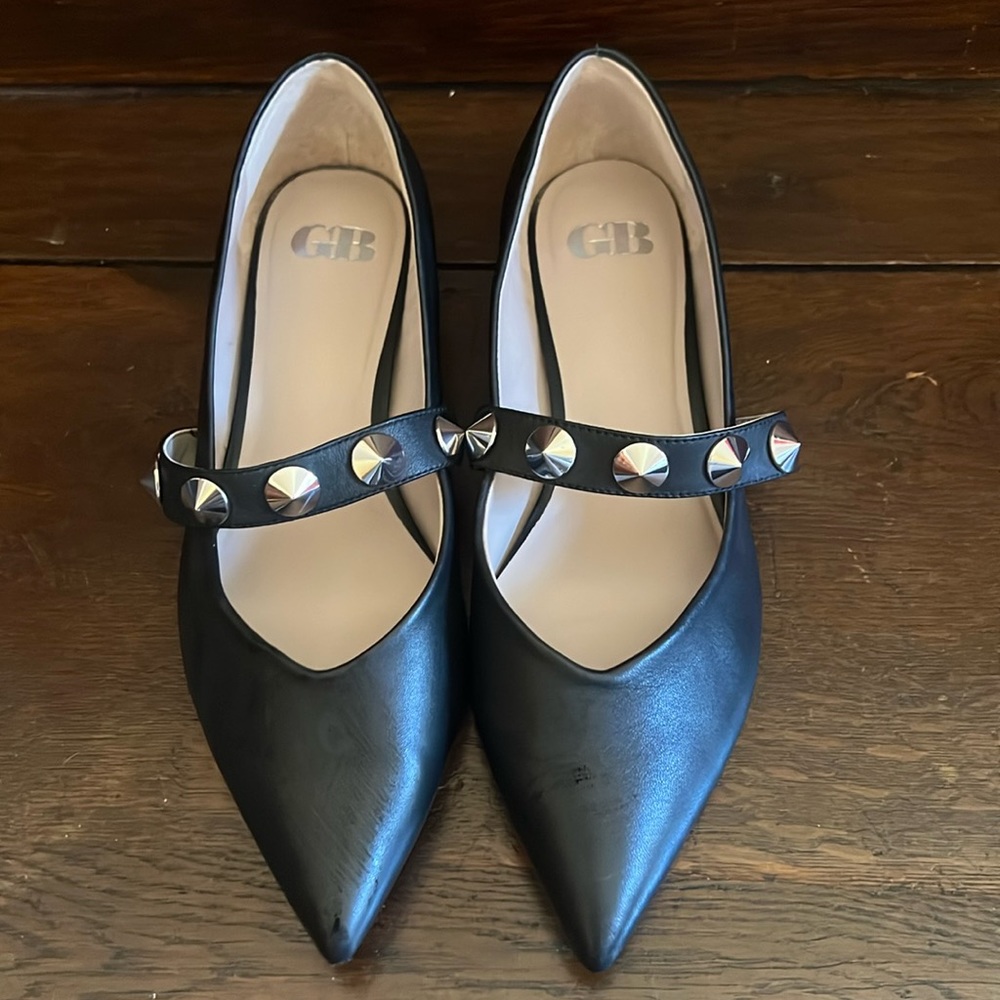 Gianni Bini Low Heal Shoes